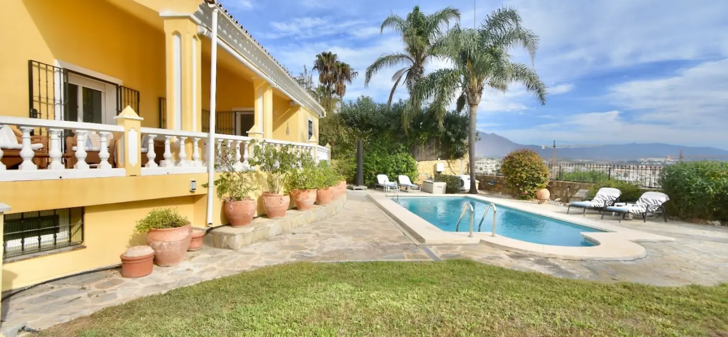 Venta de villa independiente en La Duquesa 2