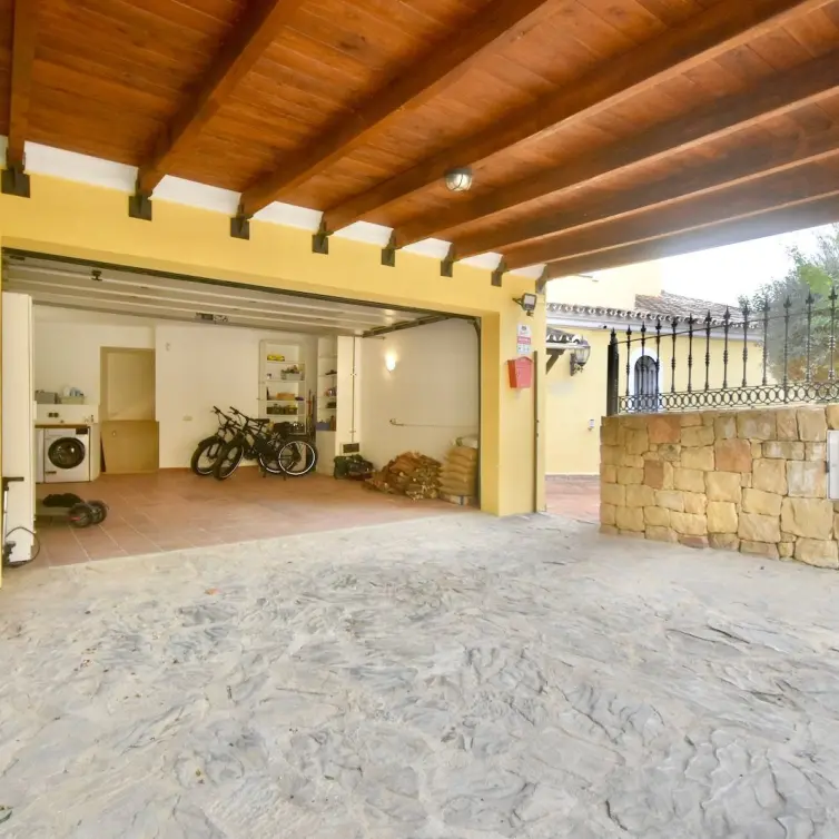 Venta de villa independiente en La Duquesa