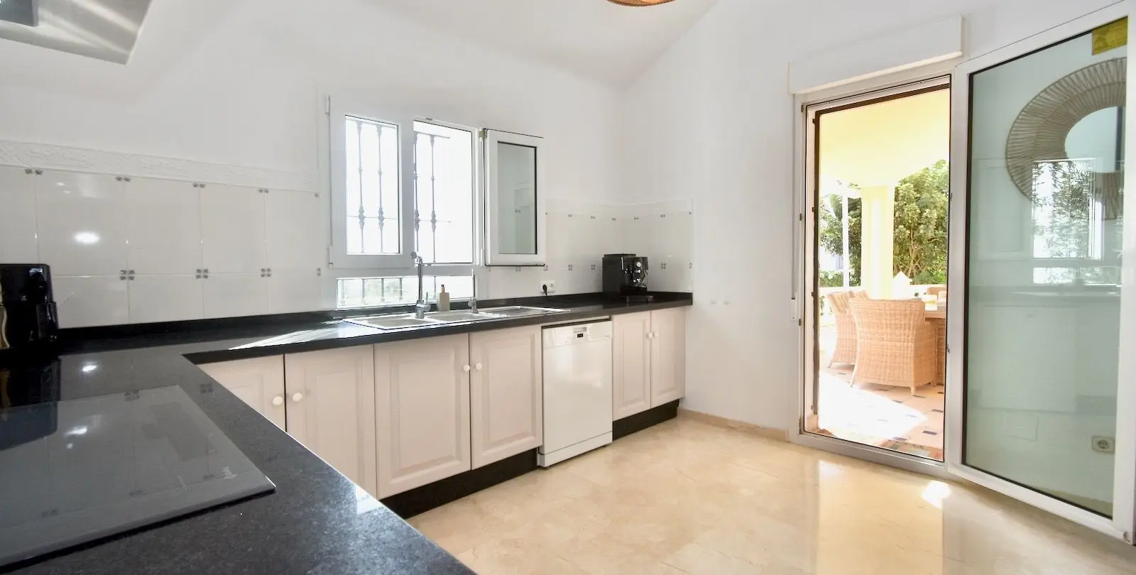 Venta de villa independiente en La Duquesa 15