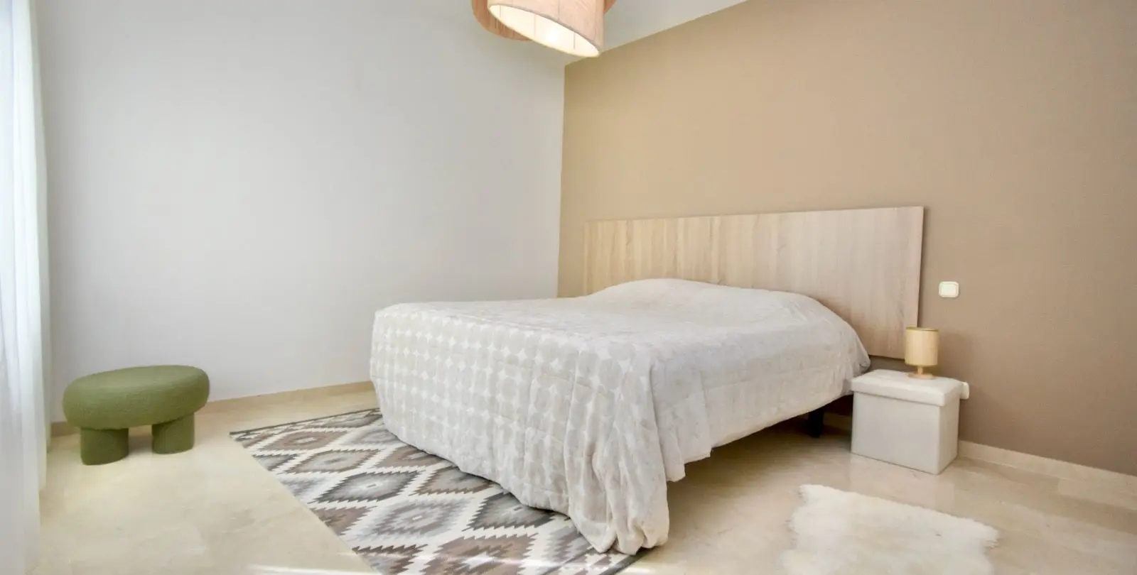 Venta de villa independiente en La Duquesa 25