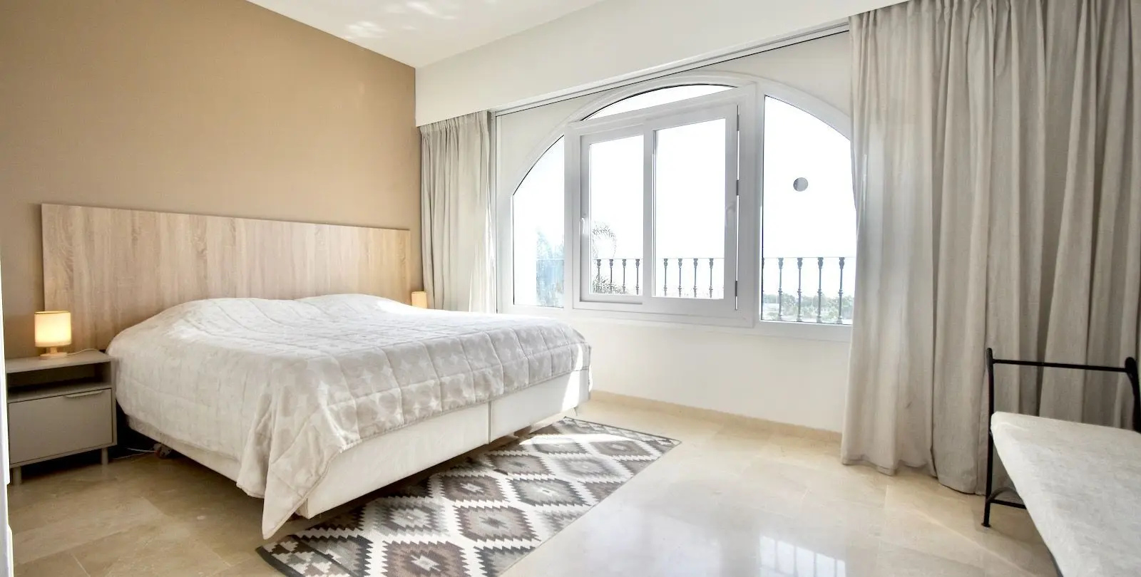 Venta de villa independiente en La Duquesa 30
