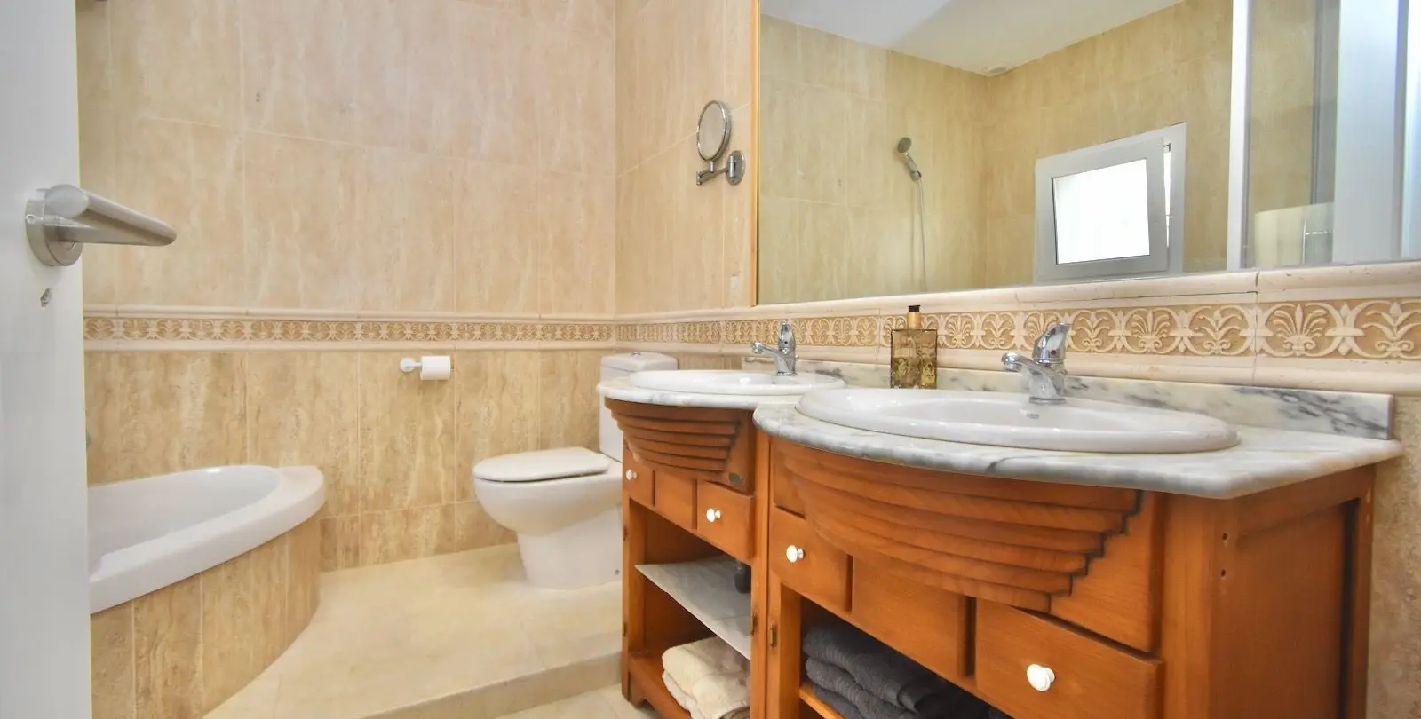 Venta de villa independiente en La Duquesa 33