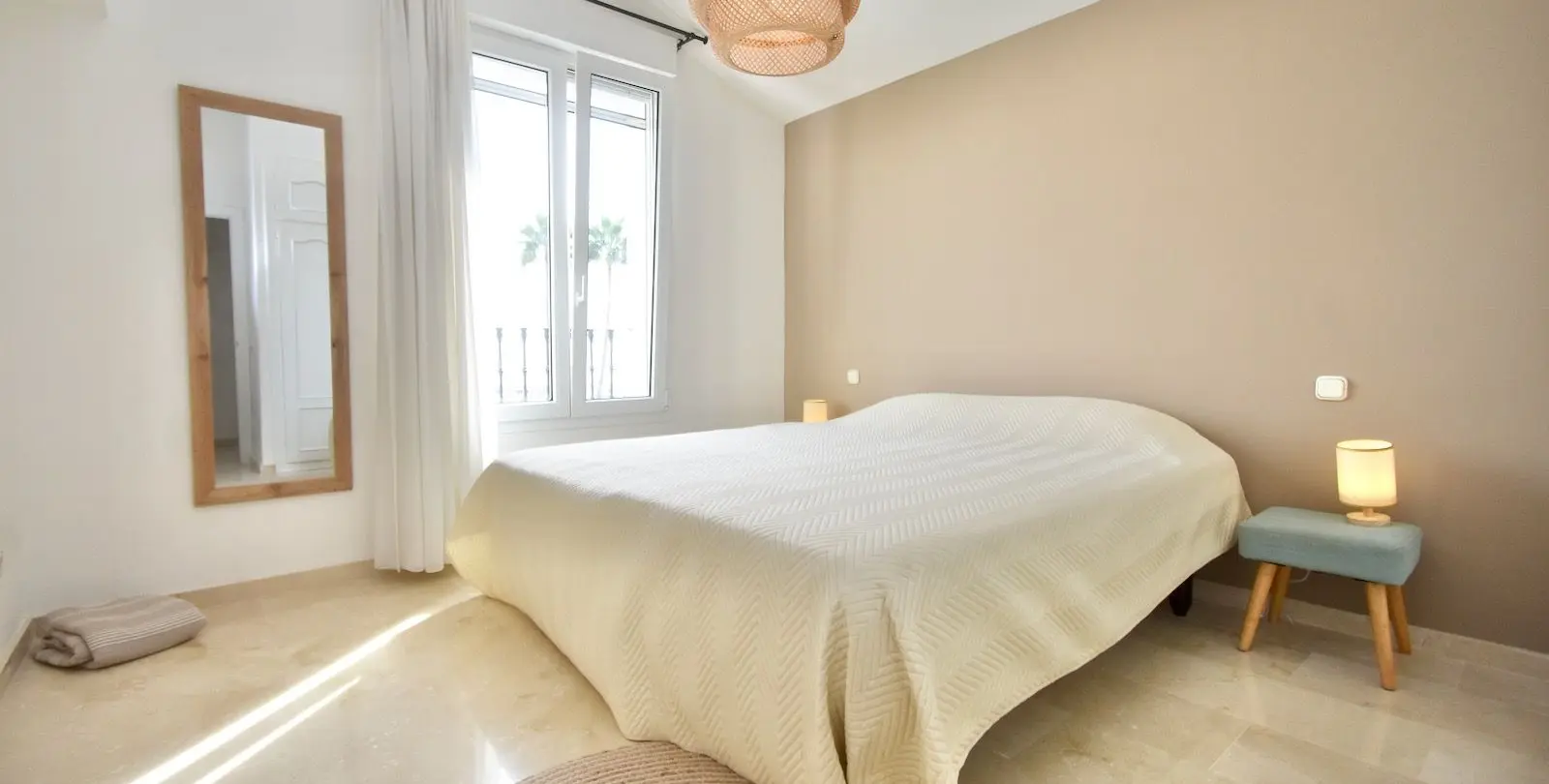 Venta de villa independiente en La Duquesa 35