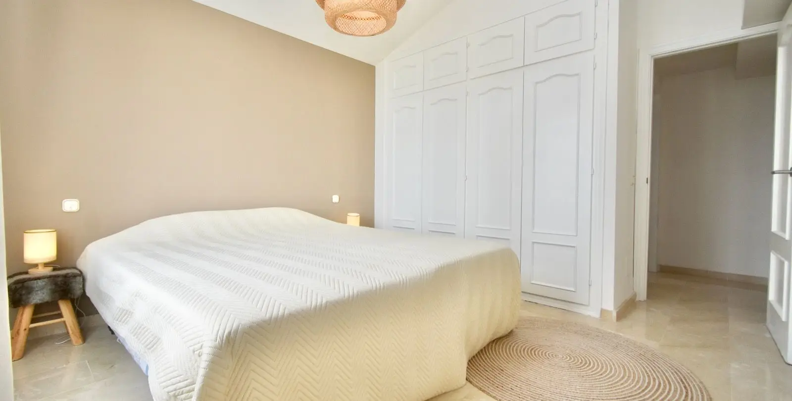 Venta de villa independiente en La Duquesa 36