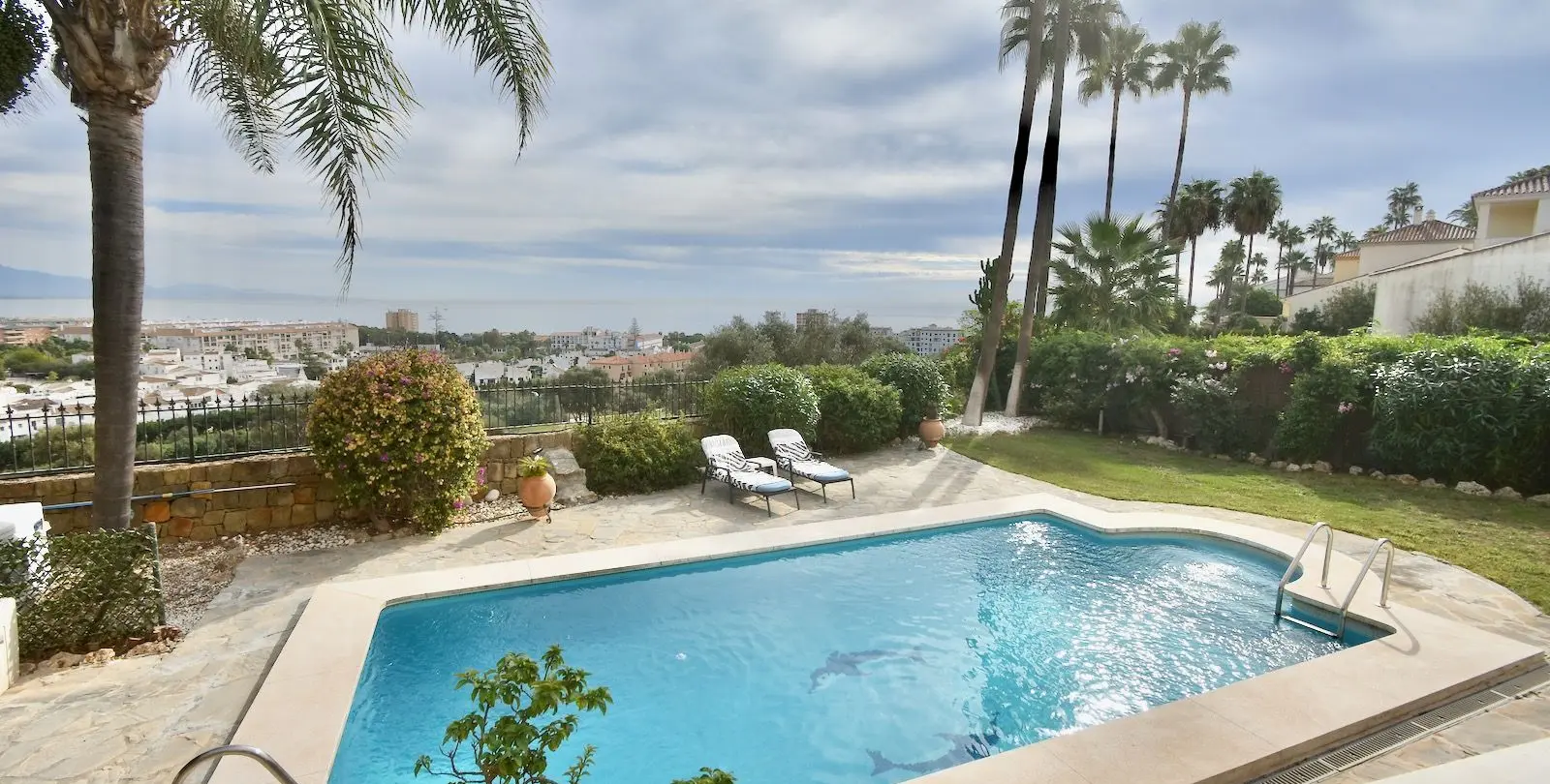Venta de villa independiente en La Duquesa 42