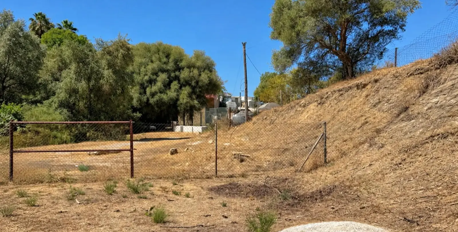Venta de parcela residencial en Las Chapas 4