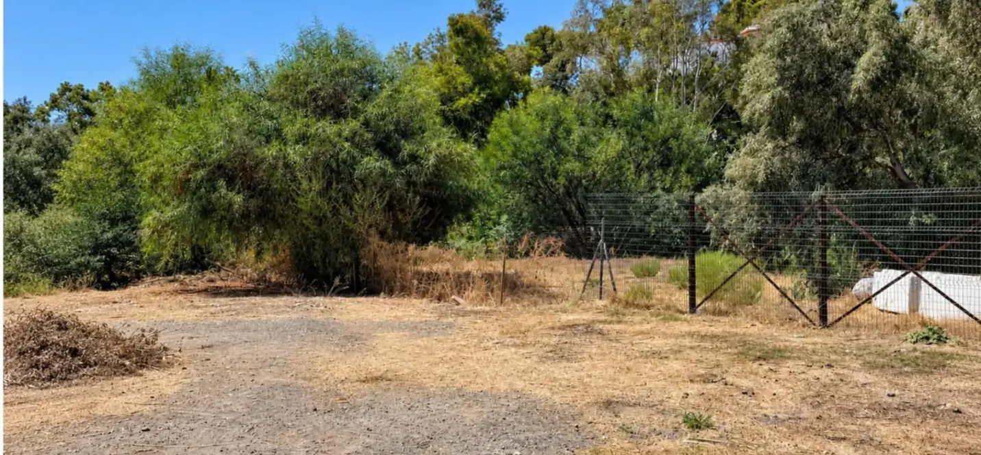 Venta de parcela residencial en Las Chapas 4