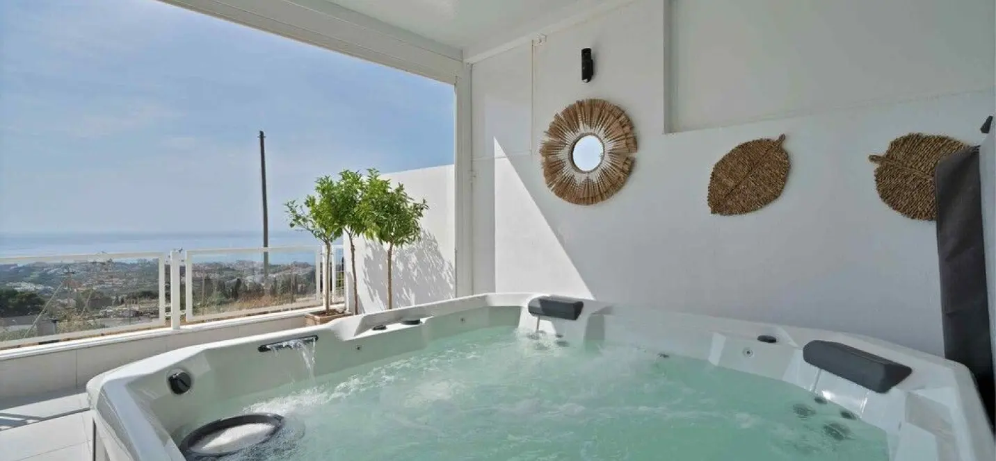 Venta de apartamento en planta media en Benalmadena Pueblo 2