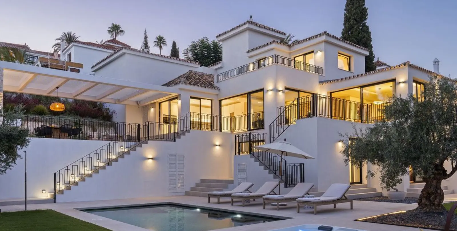 Venta de villa independiente en Nueva Andalucía 2