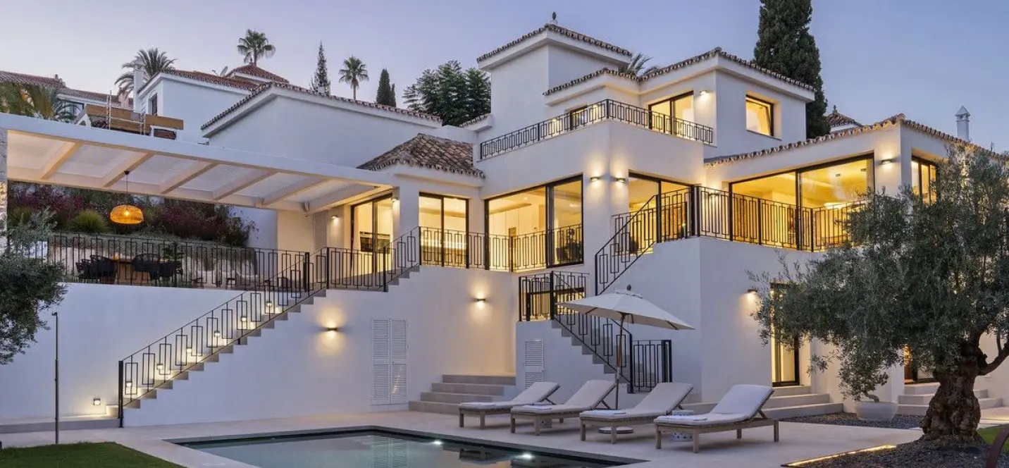 Venta de villa independiente en Nueva Andalucía 1