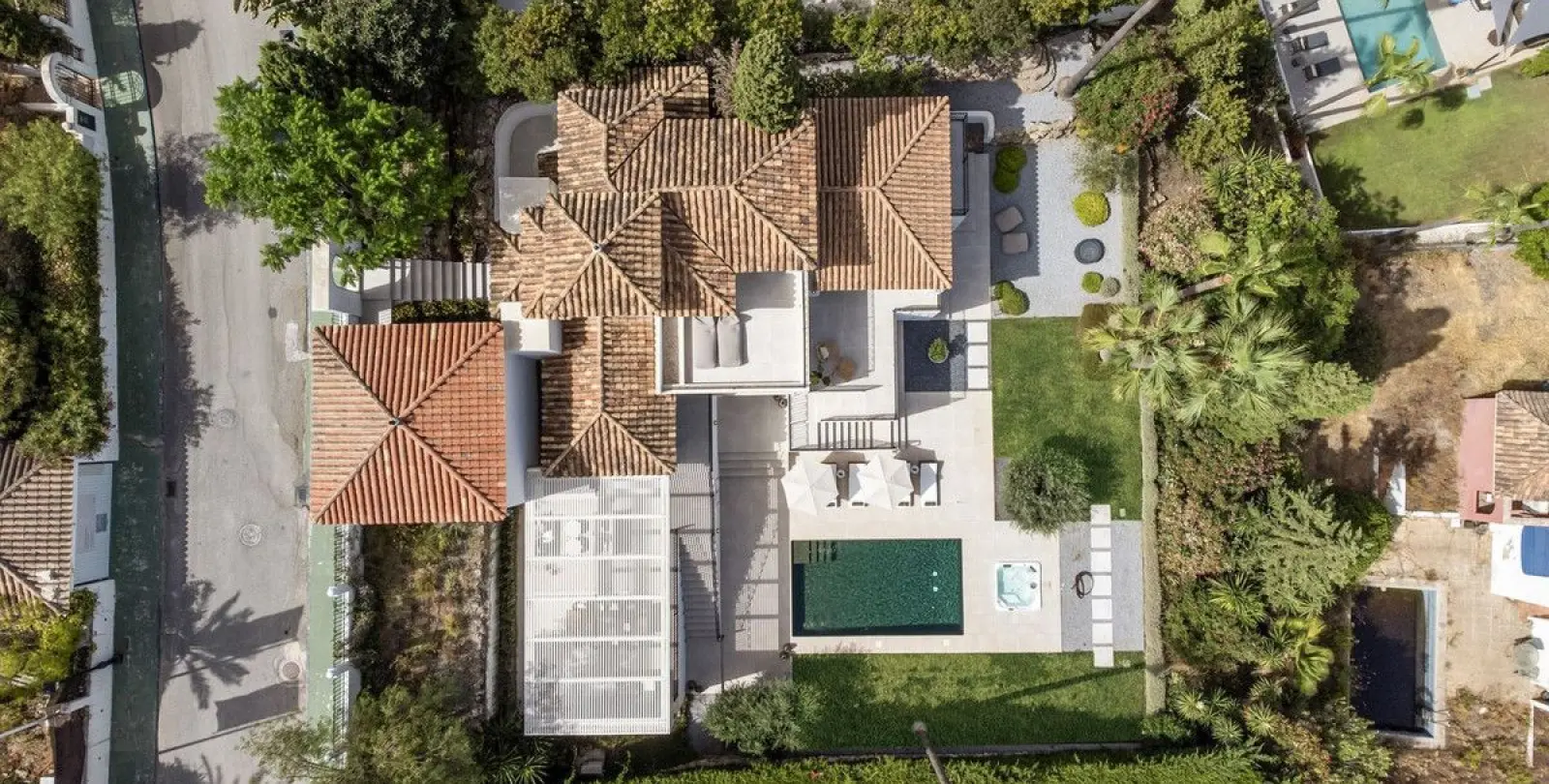Venta de villa independiente en Nueva Andalucía 3