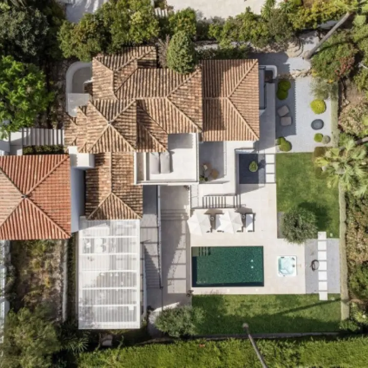 Venta de villa independiente en Nueva Andalucía