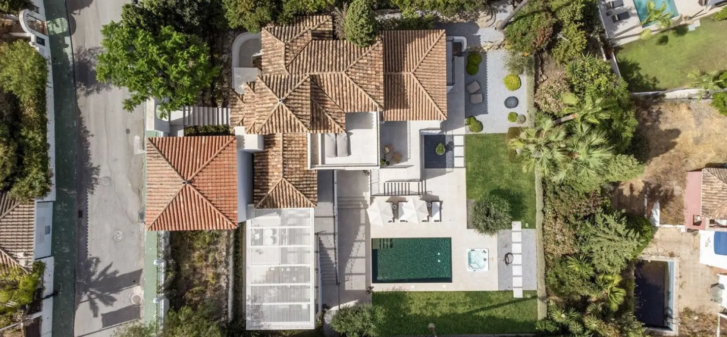 Venta de villa independiente en Nueva Andalucía 2