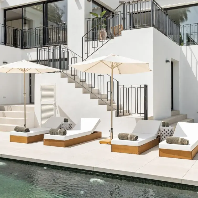 Venta de villa independiente en Nueva Andalucía