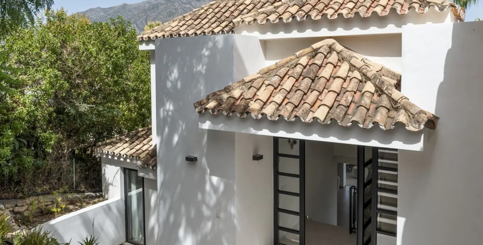 Venta de villa independiente en Nueva Andalucía 13