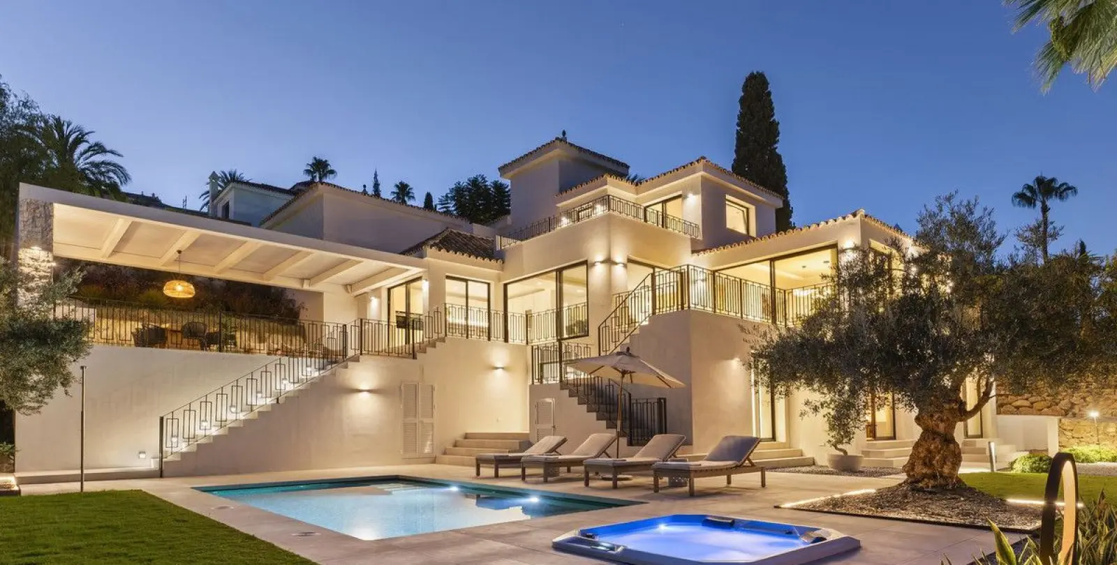 Venta de villa independiente en Nueva Andalucía 20