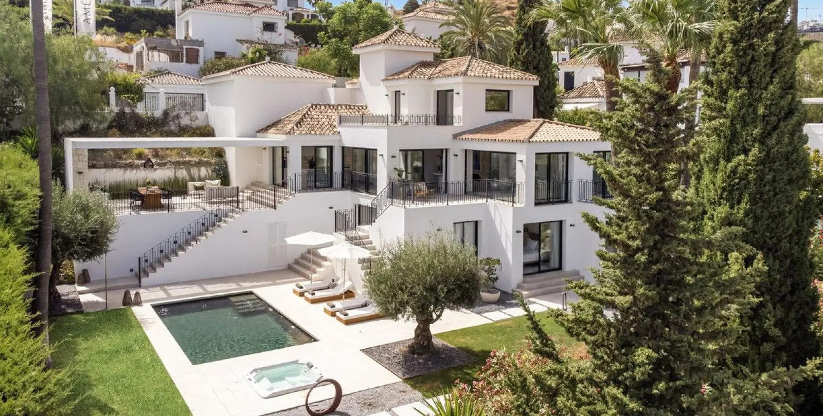 Venta de villa independiente en Nueva Andalucía 21