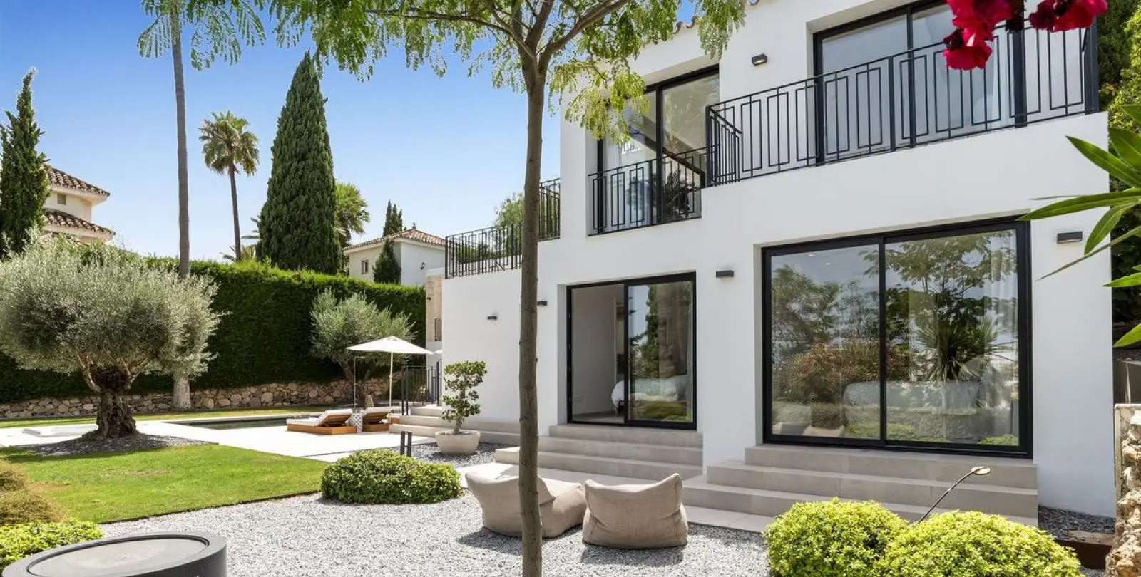 Venta de villa independiente en Nueva Andalucía 26