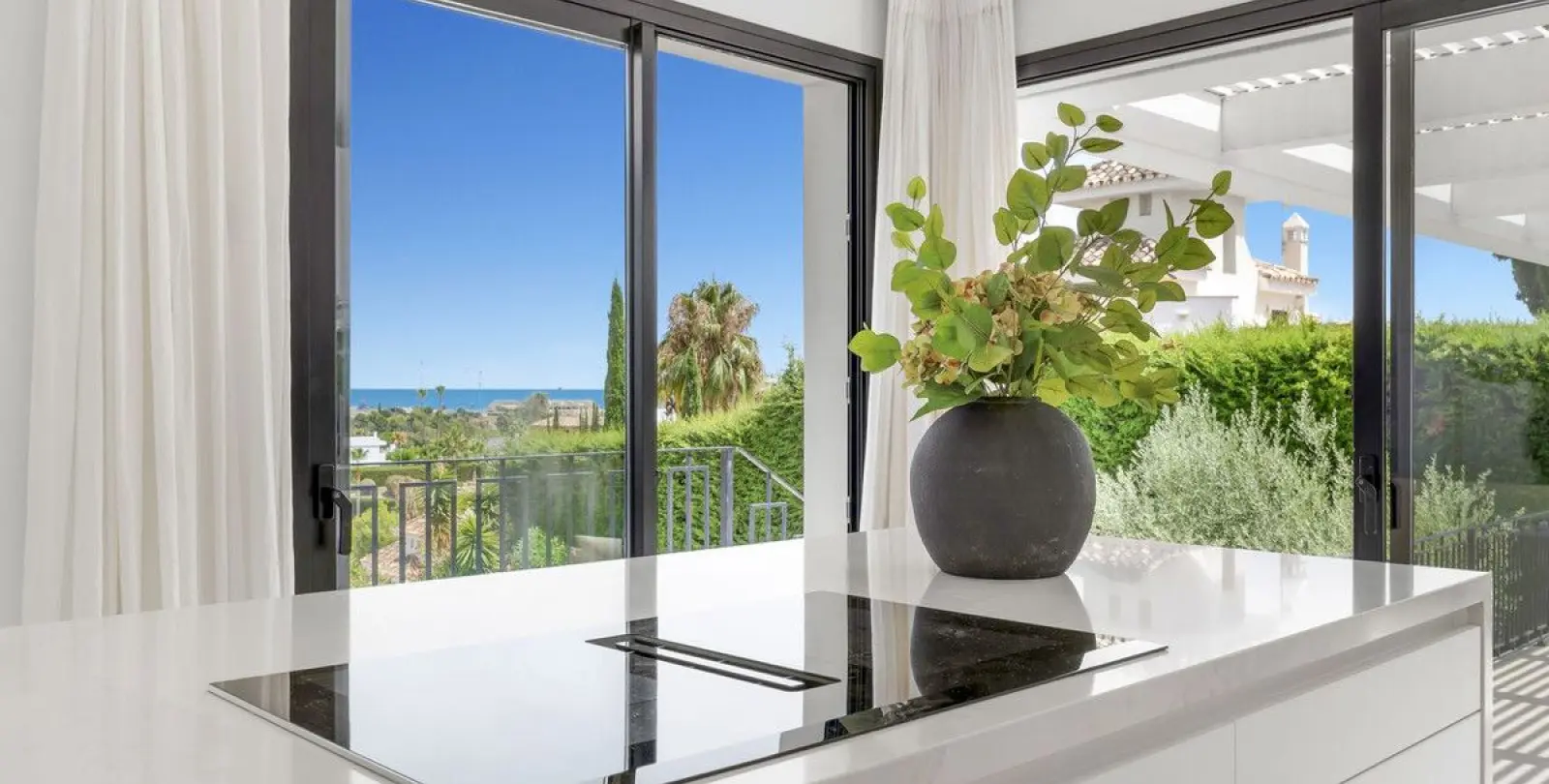 Venta de villa independiente en Nueva Andalucía 35