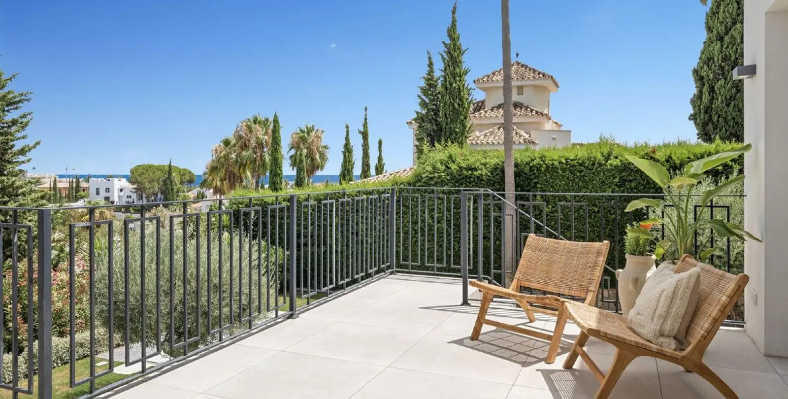 Venta de villa independiente en Nueva Andalucía 40