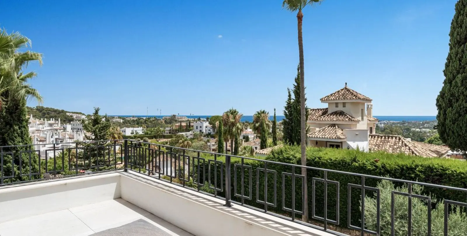 Venta de villa independiente en Nueva Andalucía 49