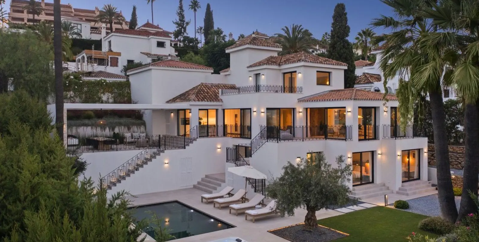 Venta de villa independiente en Nueva Andalucía 71