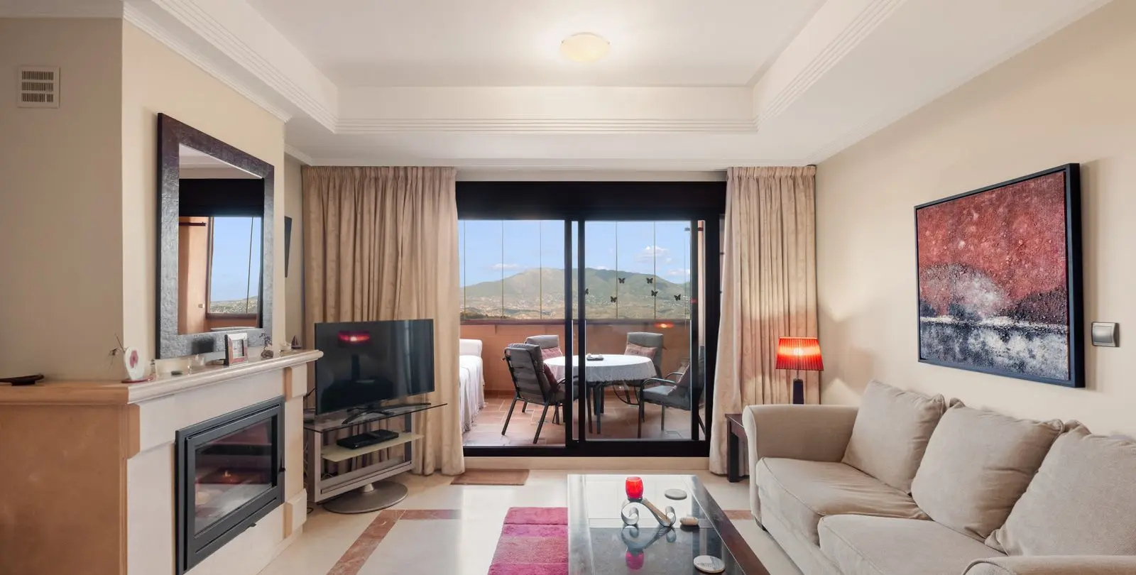Sale of middle floor apartment in La Mairena 2