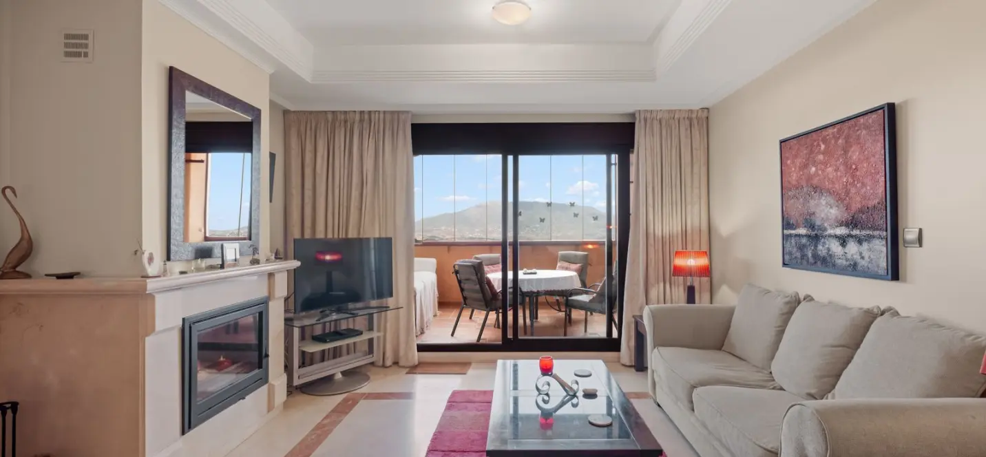 Sale of middle floor apartment in La Mairena 2
