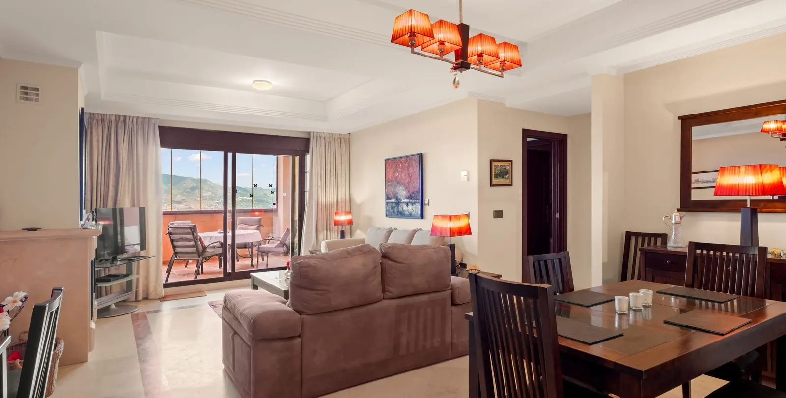 Sale of middle floor apartment in La Mairena 10