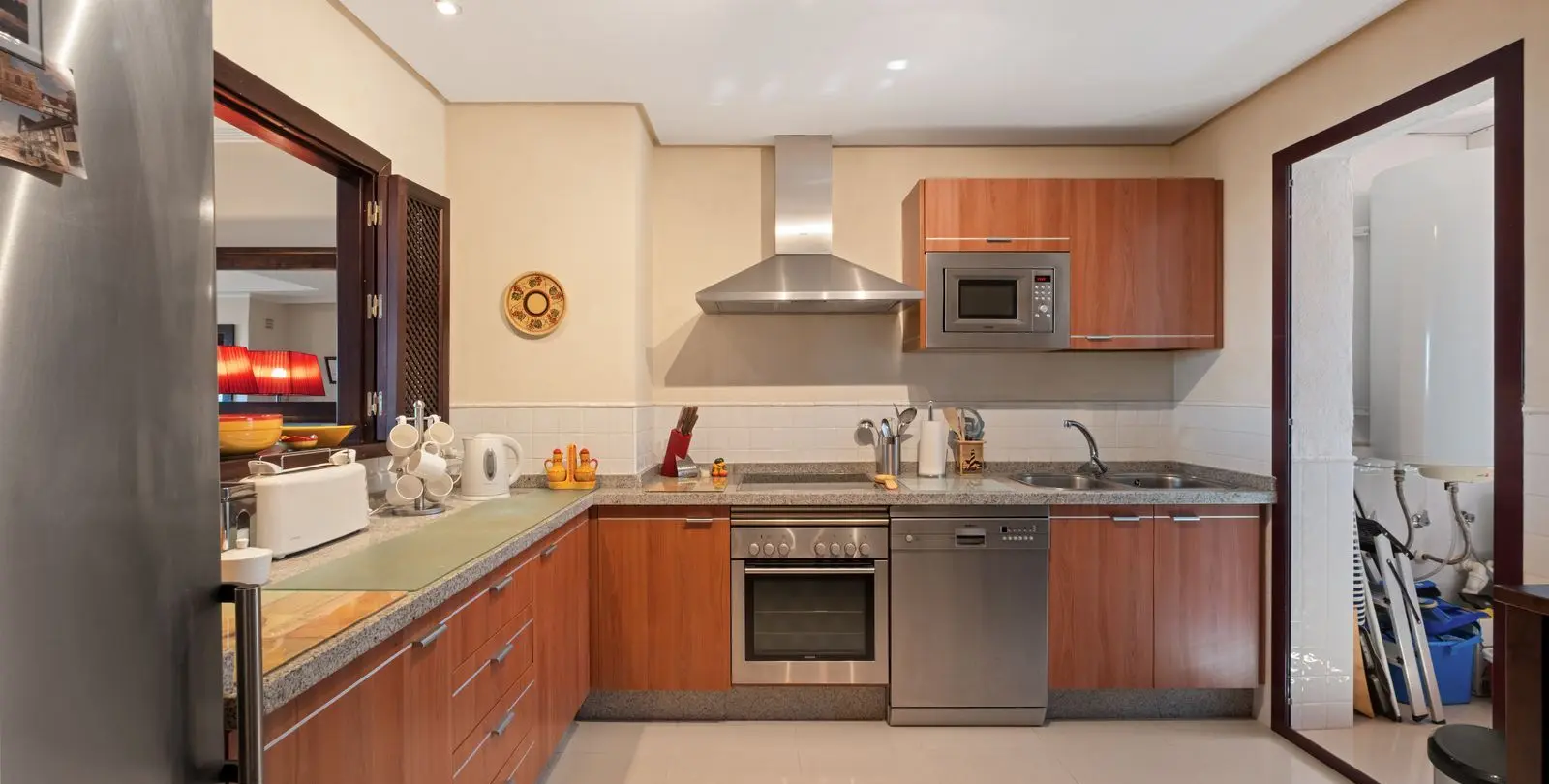 Sale of middle floor apartment in La Mairena 16