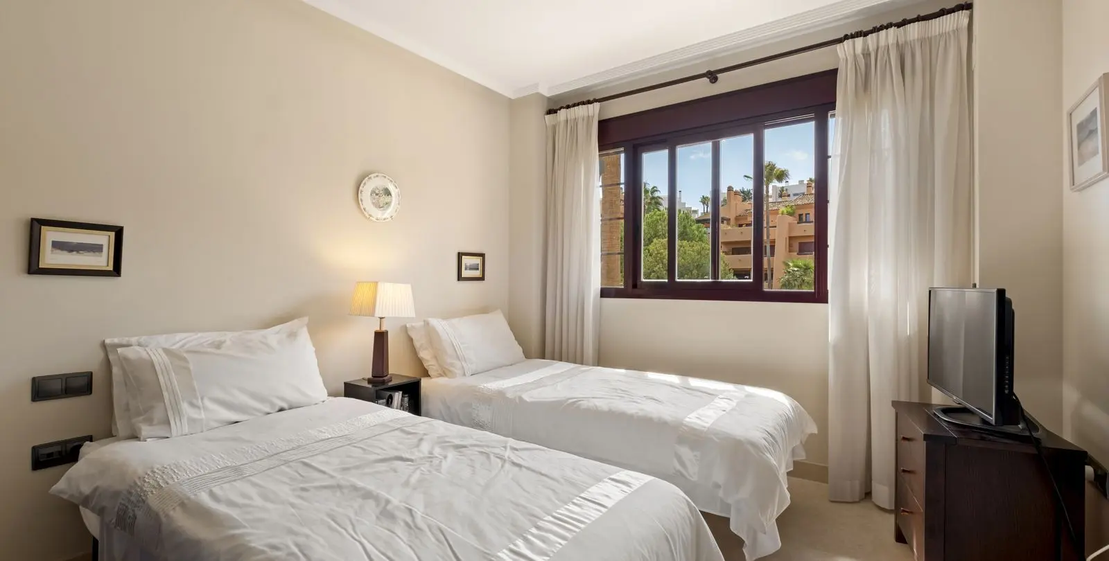 Sale of middle floor apartment in La Mairena 22