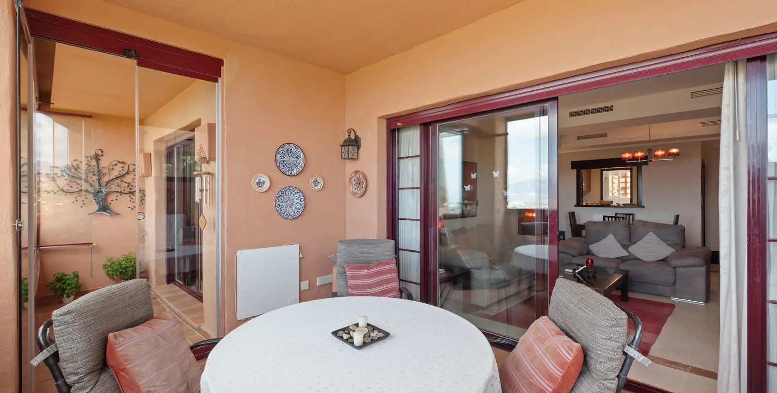 Sale of middle floor apartment in La Mairena 34