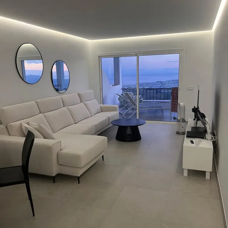 Продажа апартаментов на среднем этаже в Mijas
