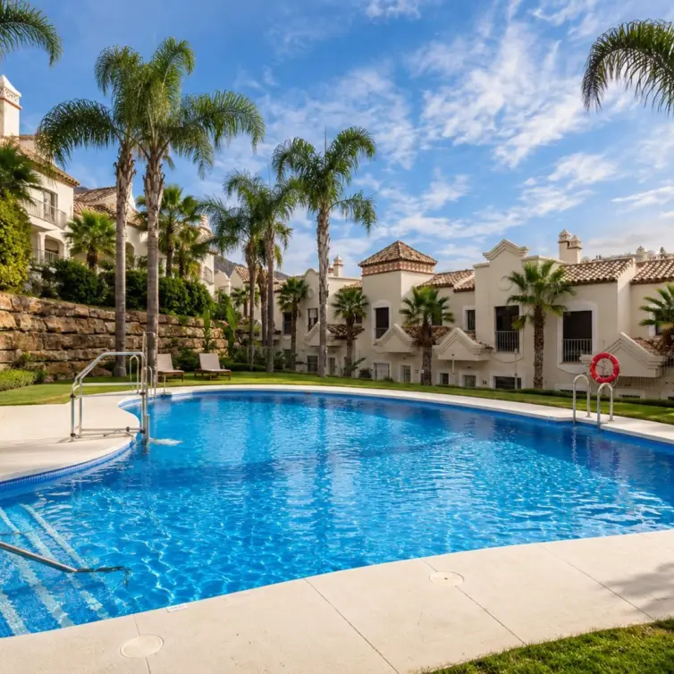 Sale of townhouse in Estepona