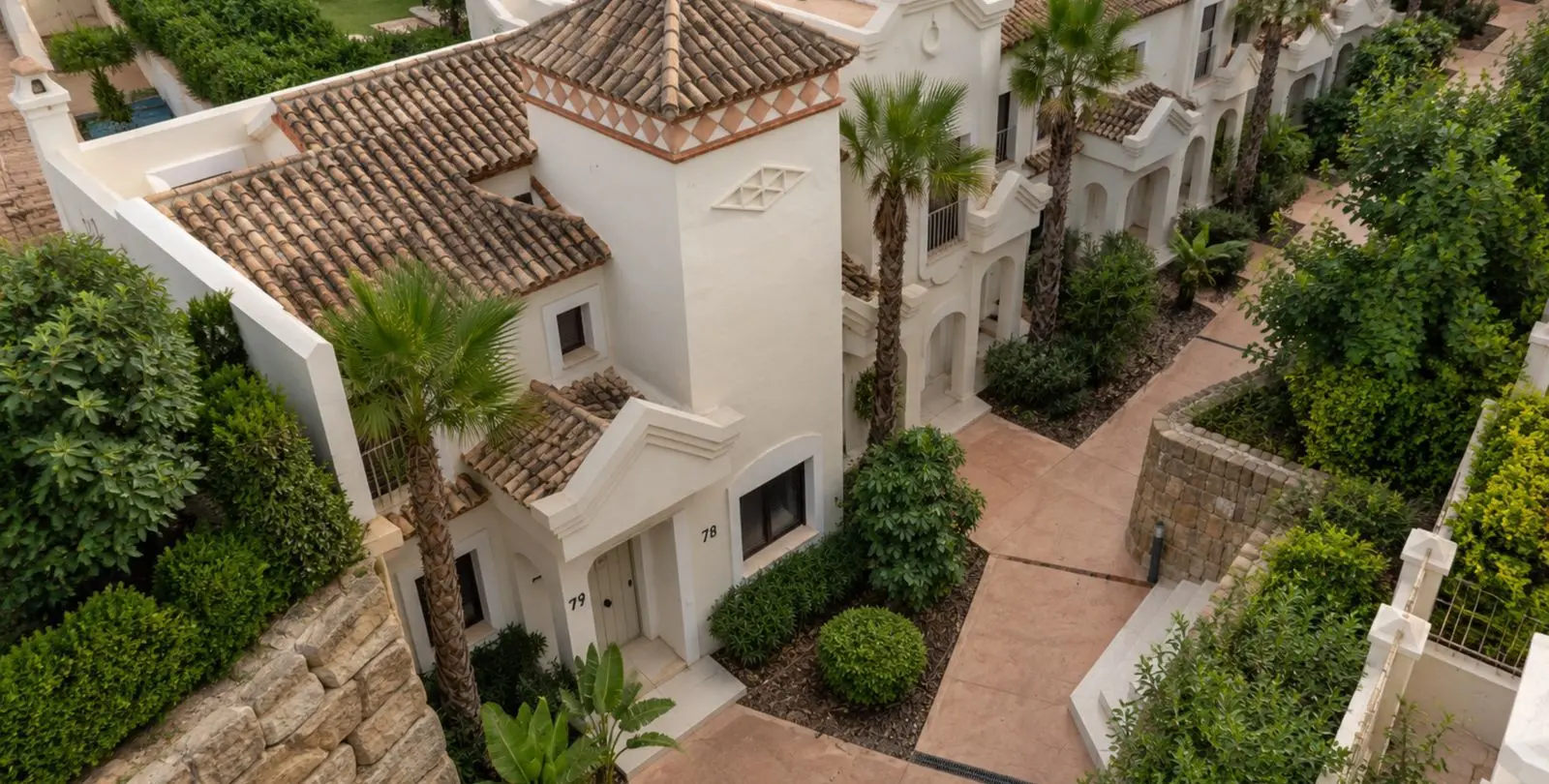Sale of townhouse in Estepona 3