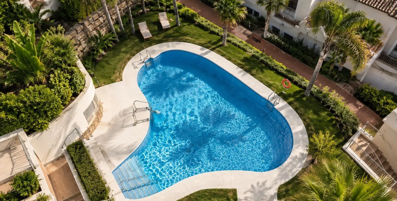Sale of townhouse in Estepona 4