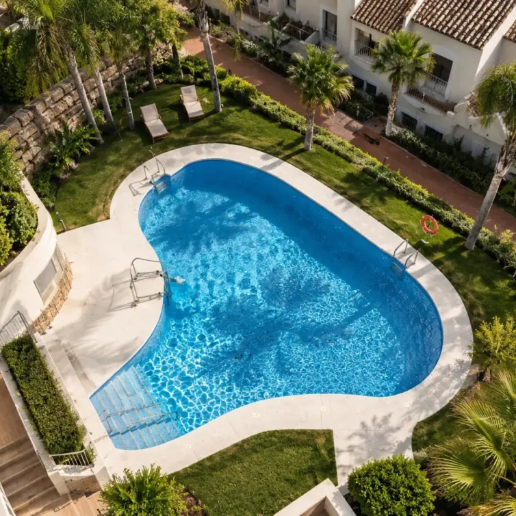 Sale of townhouse in Estepona