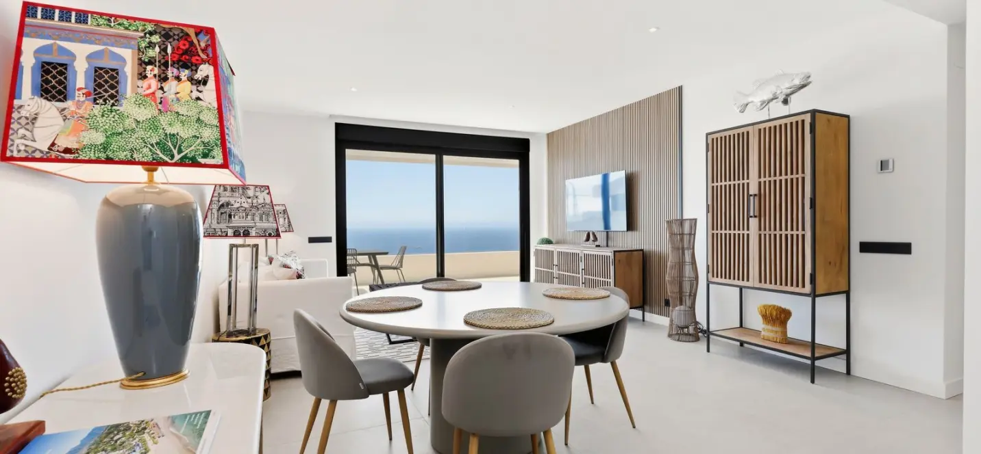 Sale of middle floor apartment in Marbella 1