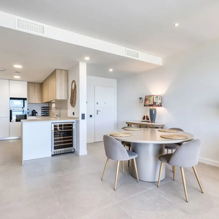 Sale of middle floor apartment in Marbella