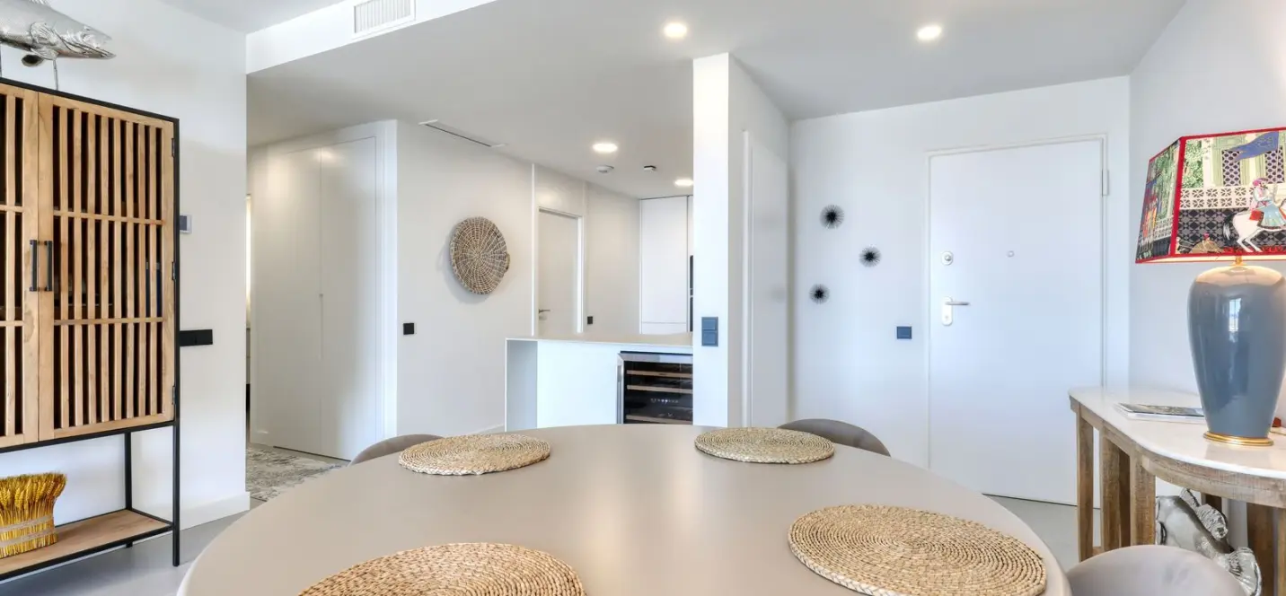 Sale of middle floor apartment in Marbella 3