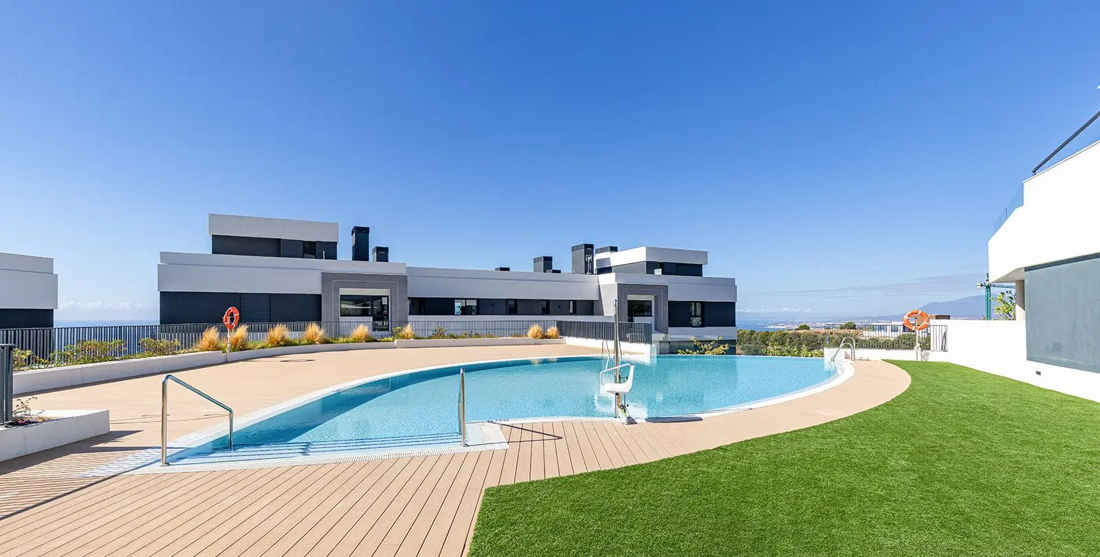 Продажа апартаментов на среднем этаже в Marbella 14