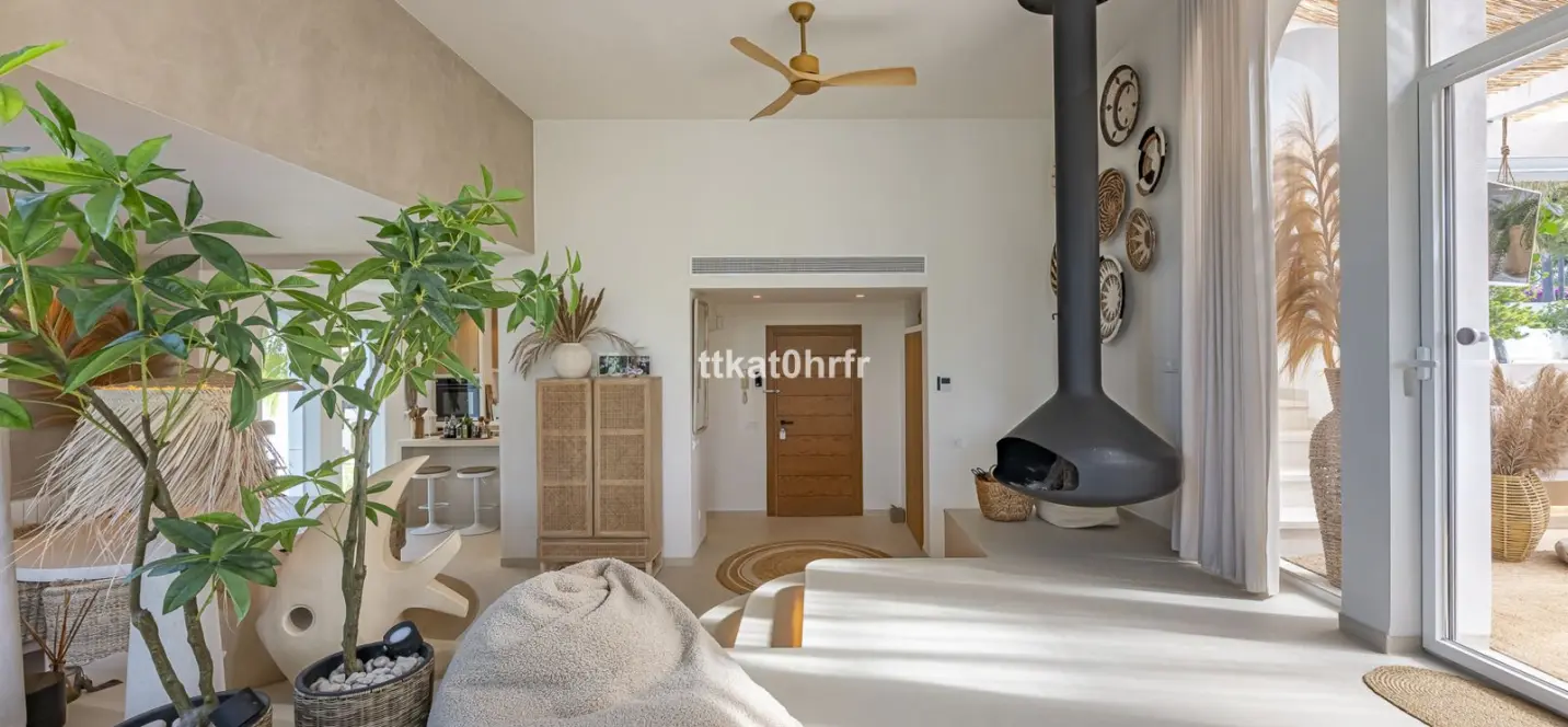 Sale of detached villa in Nueva Andalucía 4
