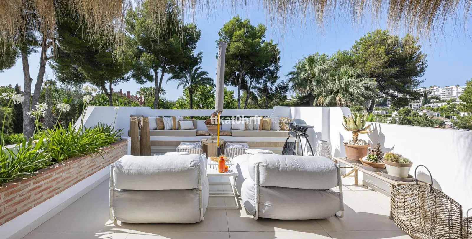 Sale of detached villa in Nueva Andalucía 11