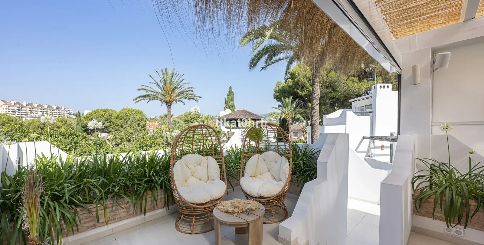 Sale of detached villa in Nueva Andalucía 43