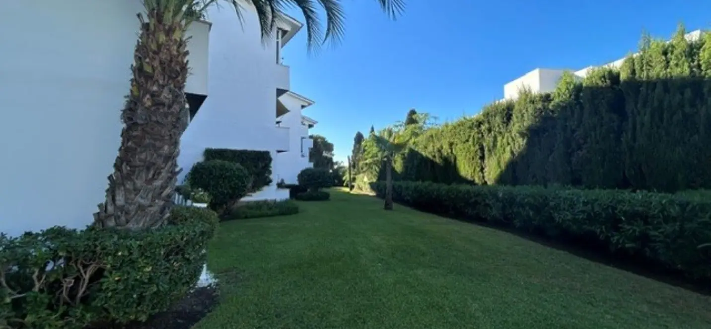 Sale of ground floor apartment in Atalaya 4