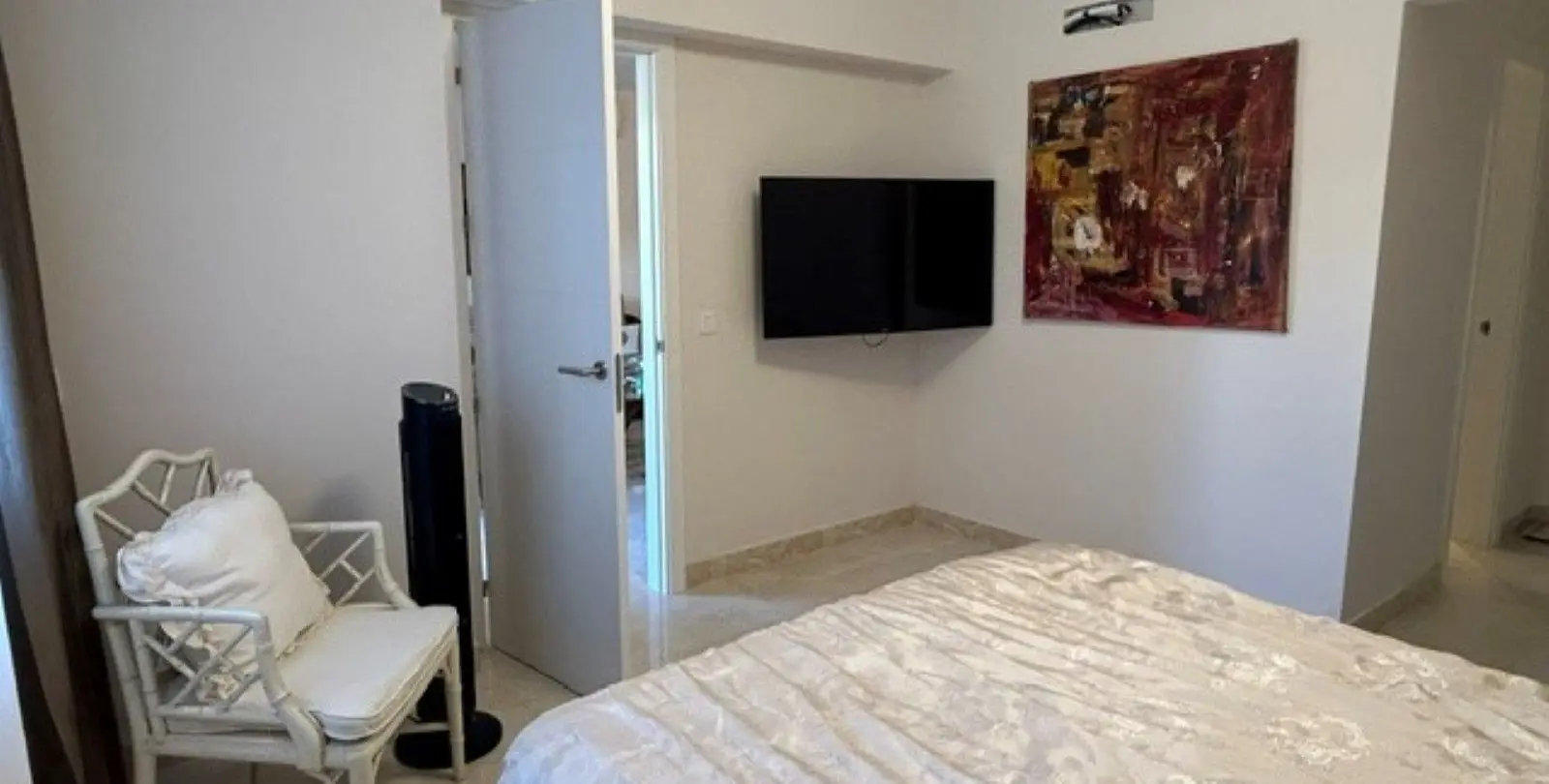Sale of ground floor apartment in Atalaya 8