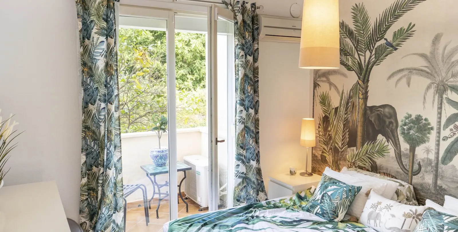 Venta de apartamento en planta media en Estepona 17