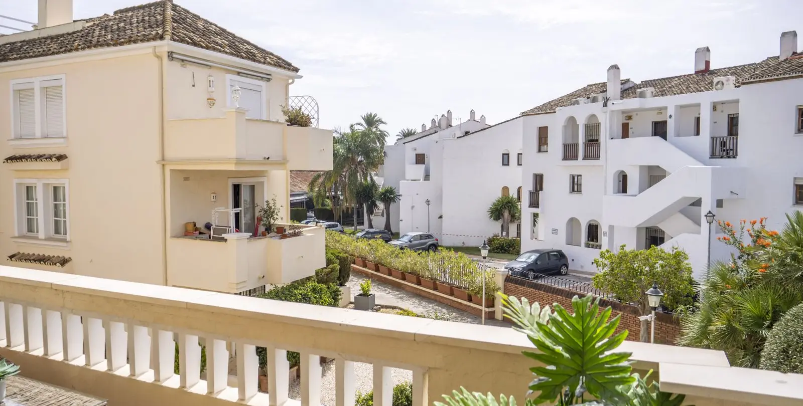 Venta de apartamento en planta media en Estepona 41