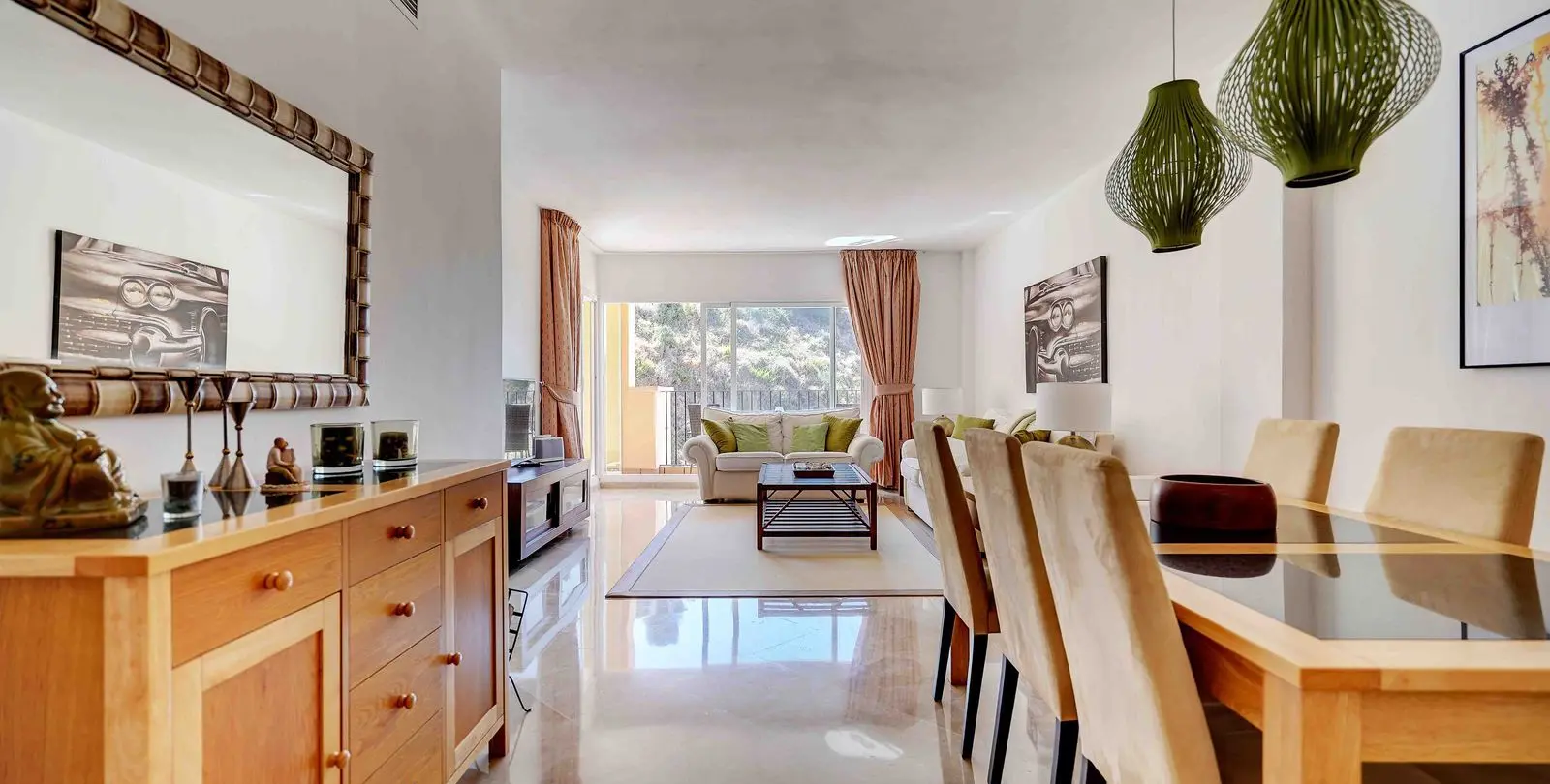 Sale of middle floor apartment in Calahonda 2