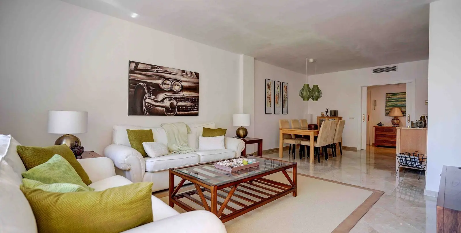 Sale of middle floor apartment in Calahonda 4